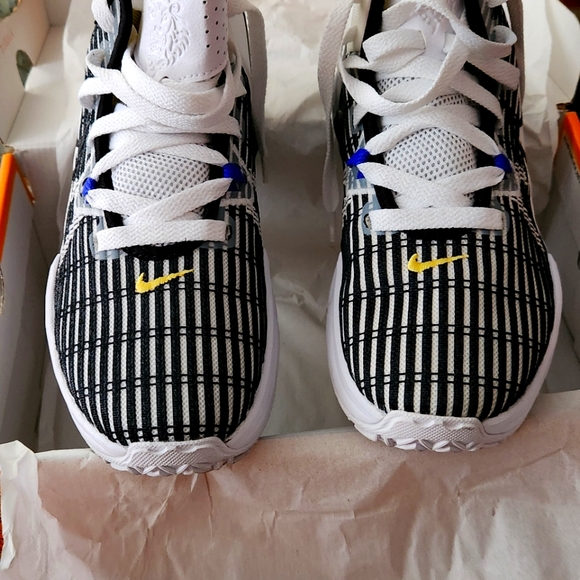 Nike - Picture 1 of 16